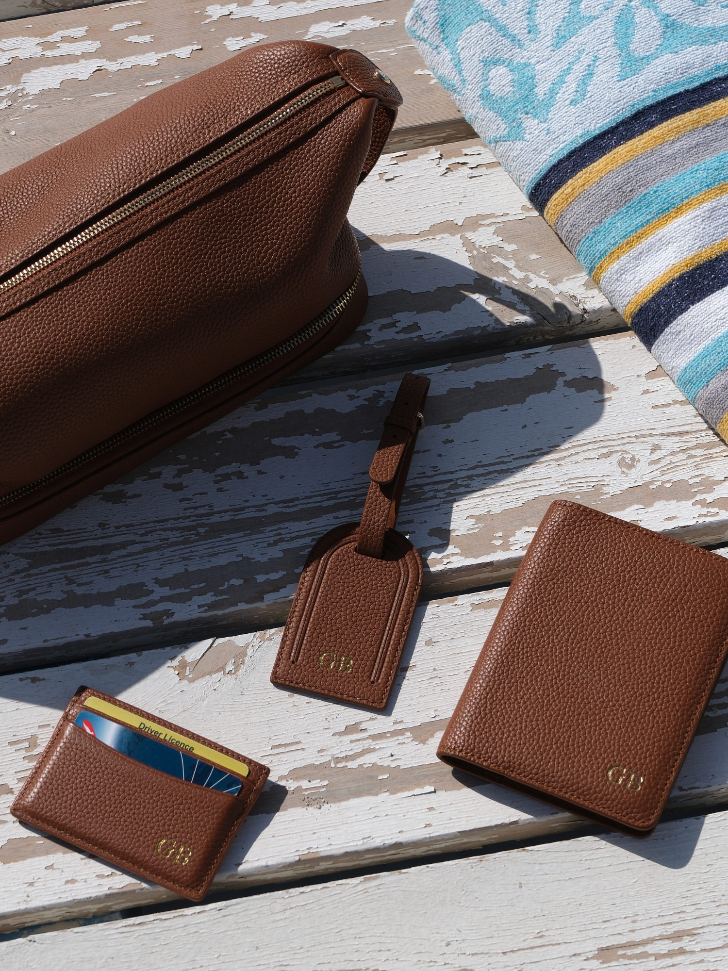 Leather mens washbag toiletry bag browntravel