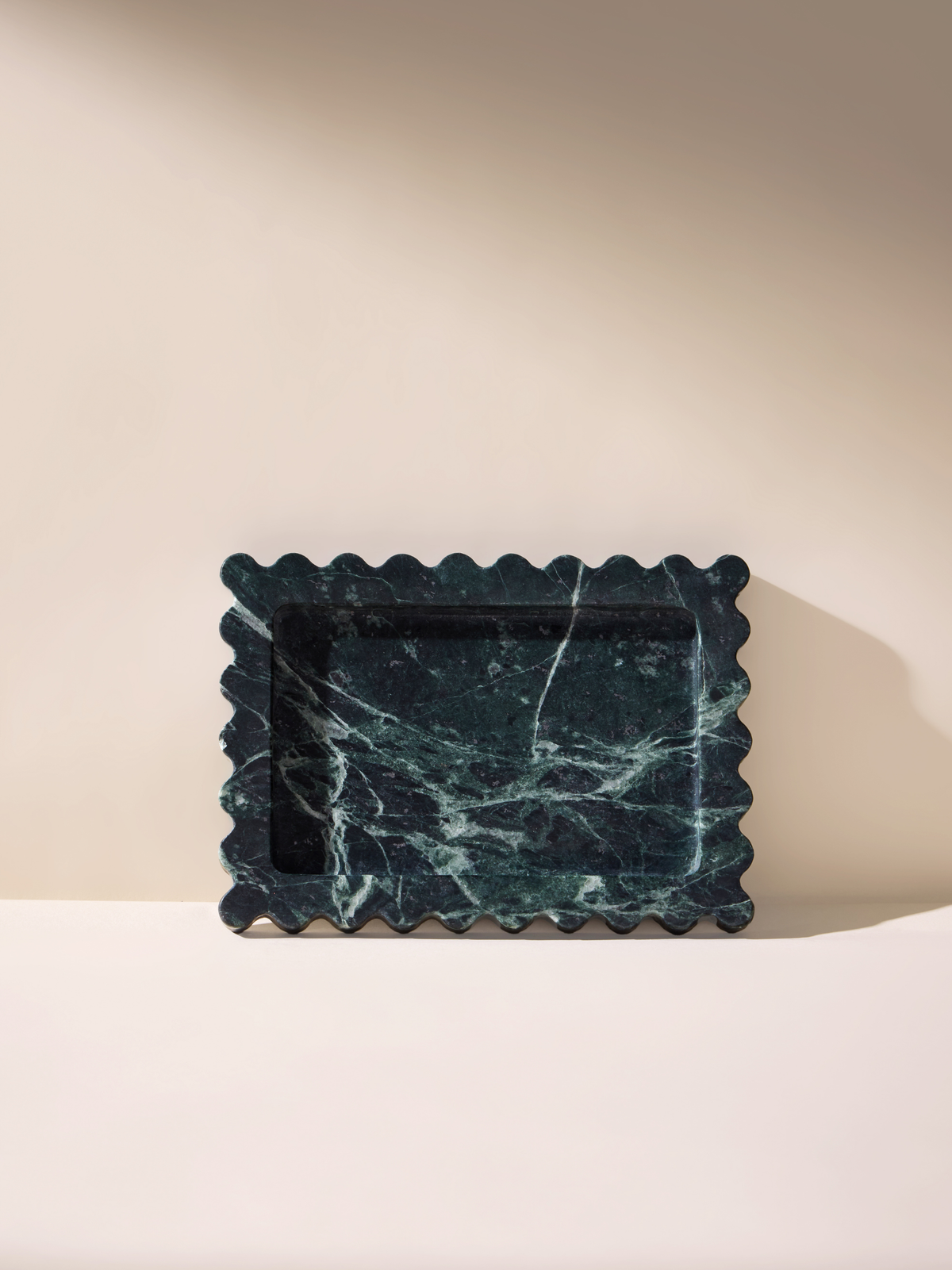 Courcheval Scalloped Marble Small